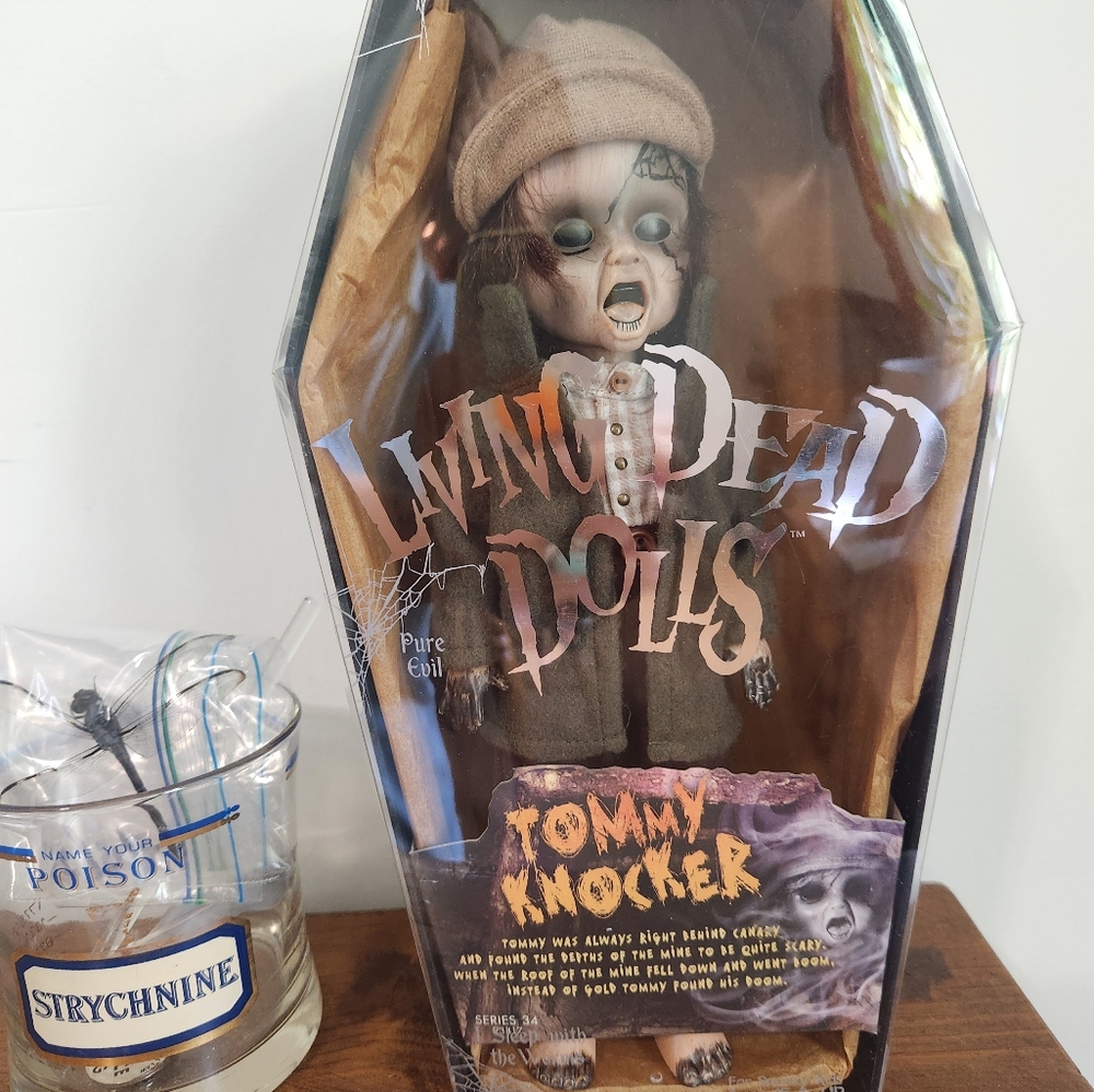 Spooky 👻 season ready creepy doll 🤪